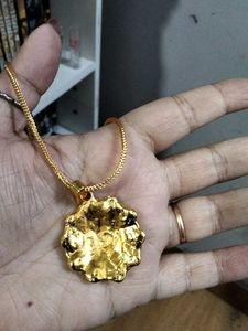 Women gold plated pendent