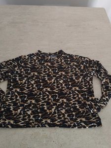 Leopard Print Long Sleeve Top