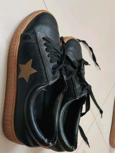 Black Roadster Sneakers 🖤🤩