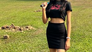 Urbanic Snake Top Y2k