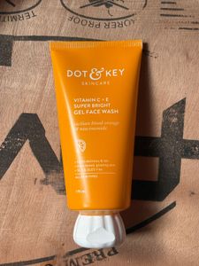 Dot &amp; Key Vitamin C Face Wash