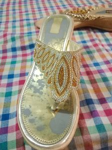 GOLD COLOUR HEELS