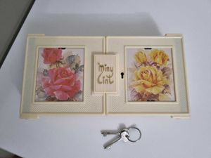 Vintage Floral Jewelry Box with mirror