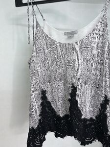 H&amp;M PRINTED-LACE DETAIL TOP