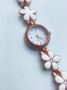 Elegant Floral Bracelet