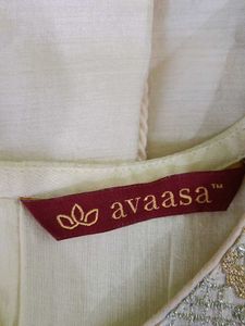 Avaasa Embellished Kurti