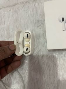Apple airpods pro 2nd gen with mag safe charging