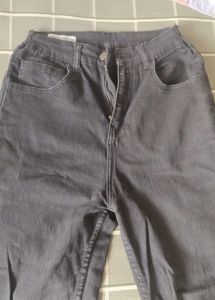 Chic Black Straight Leg Jeans