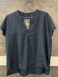 Elegant Black V-Neck Top