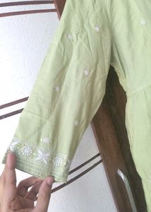 New Causal Top With Embroidery