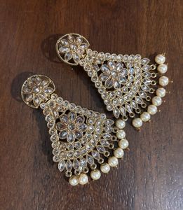 Earring - Elegant Stonework