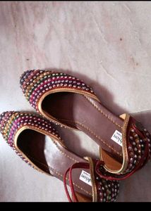 Embroidered Ethnic Jutti