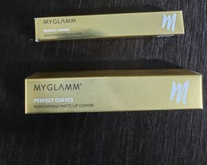 Myglamm Perfect Curves Mosturising Matte Lipstick