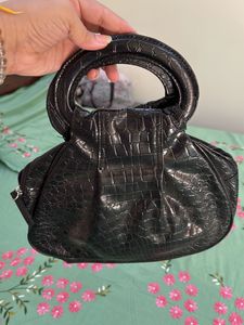 Chic Black Handbag