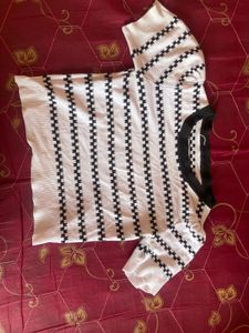 black and white crop top