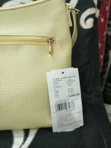 BRAND-NEW CROC TEXTURED HANDBAG