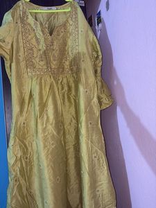 Elegant grenGold Embroidered Kurta
