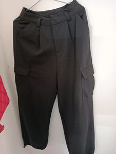 Black Cargo Pants 🌛