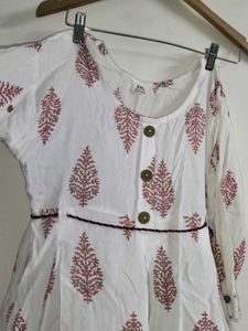 Floral Print Short Kurti With ties Knot
