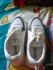 Layasa Women Sneakers In White Colour