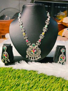 Necklace & Earring Set