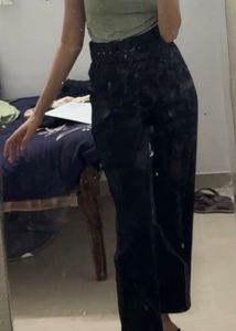 Elegant Black Wide-Leg Trousers