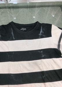 Striped Tee - Casual Comfort