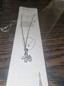 Flower Pendant With Chain