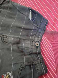 Boys Striped Shorts / Capri