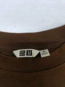 Uniqlo Tshirt Unisex Down Shoulder Size SX