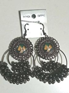 I'm Selling Earring.