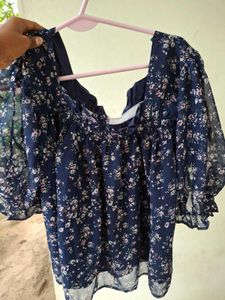 Blue Floral Puff Sleeve Top