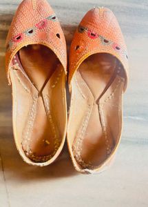 leather jutti