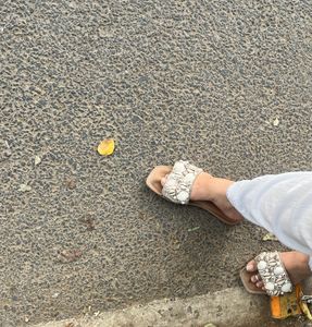 Flat Slippers