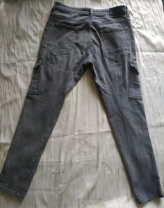 HIGHLANDER GREY CARGO PANTS FOR MEN.