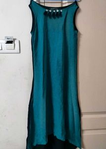 Avaasa Embellished assymetric kurti