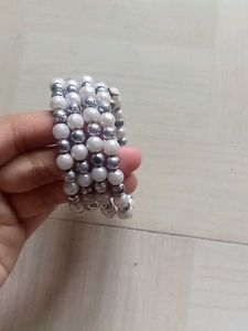 White And Black Pearl Bracelet