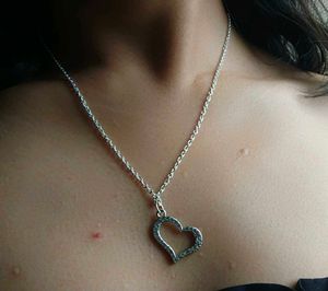 Flower Pendant Necklace ( Anti Tarnish )