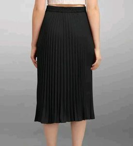 Elegant Black Pleated Skirt