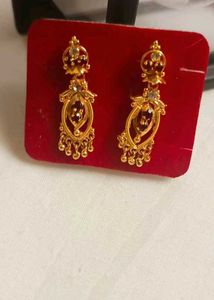 Maroon Ear Rings