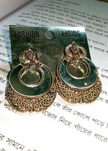 Vintage Gold Tone Earrings