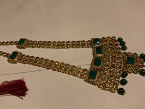 Elegant Green &amp; Gold Necklace