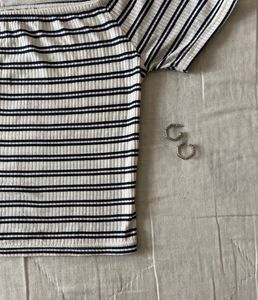 Cropped Stripped Top🤍