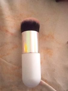 Mac Blushing Brush