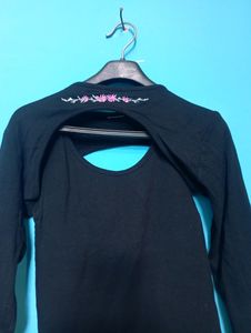 BLACK Crop Top 👚