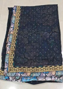 saree redi blouse k sath he