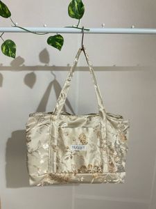 New The Knot Tote Bag