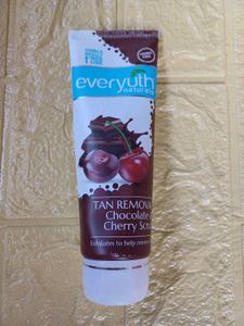 Everyuth Natural Tan Removal Chocolate Cherryscrub