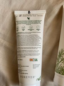 USA Brand Face Moisturiser And Fash Wash