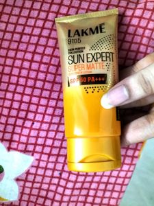 Lakme 9 to 5 Sun Expert